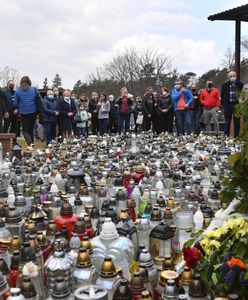 Fani wspominają Krawczyka. Oddają cześć artyście