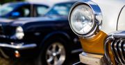 Polacy uciekają przed inflacją. Inwestują w klasyczne auta i nie tylko
