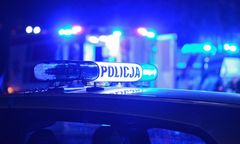 Zadała trzy ciosy nożem. Potem zadzwoniła na pogotowie
