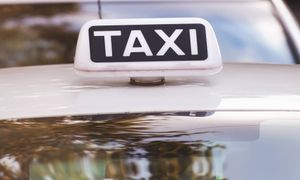 Udawała turystkę w taksówce. 100 zł za 7 km
