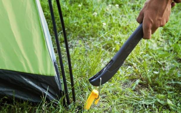 Zippo 4-in-1 Woodsman (Fot. Gizmag.com)