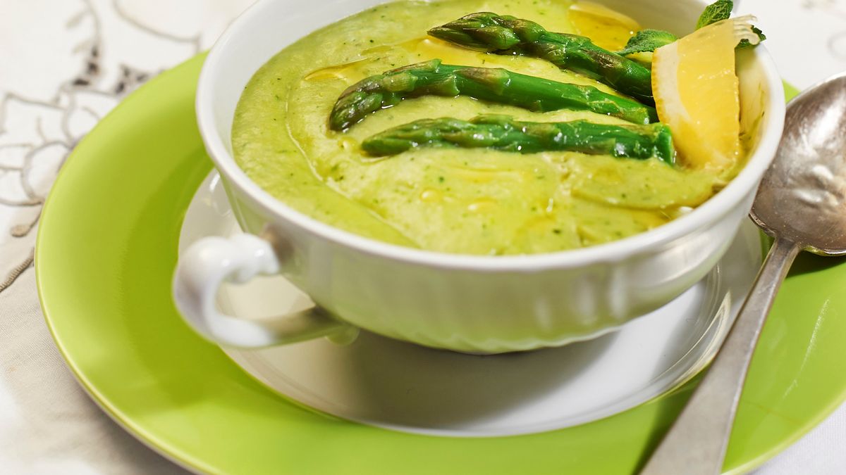 Chłodnik z zielonych szparagów