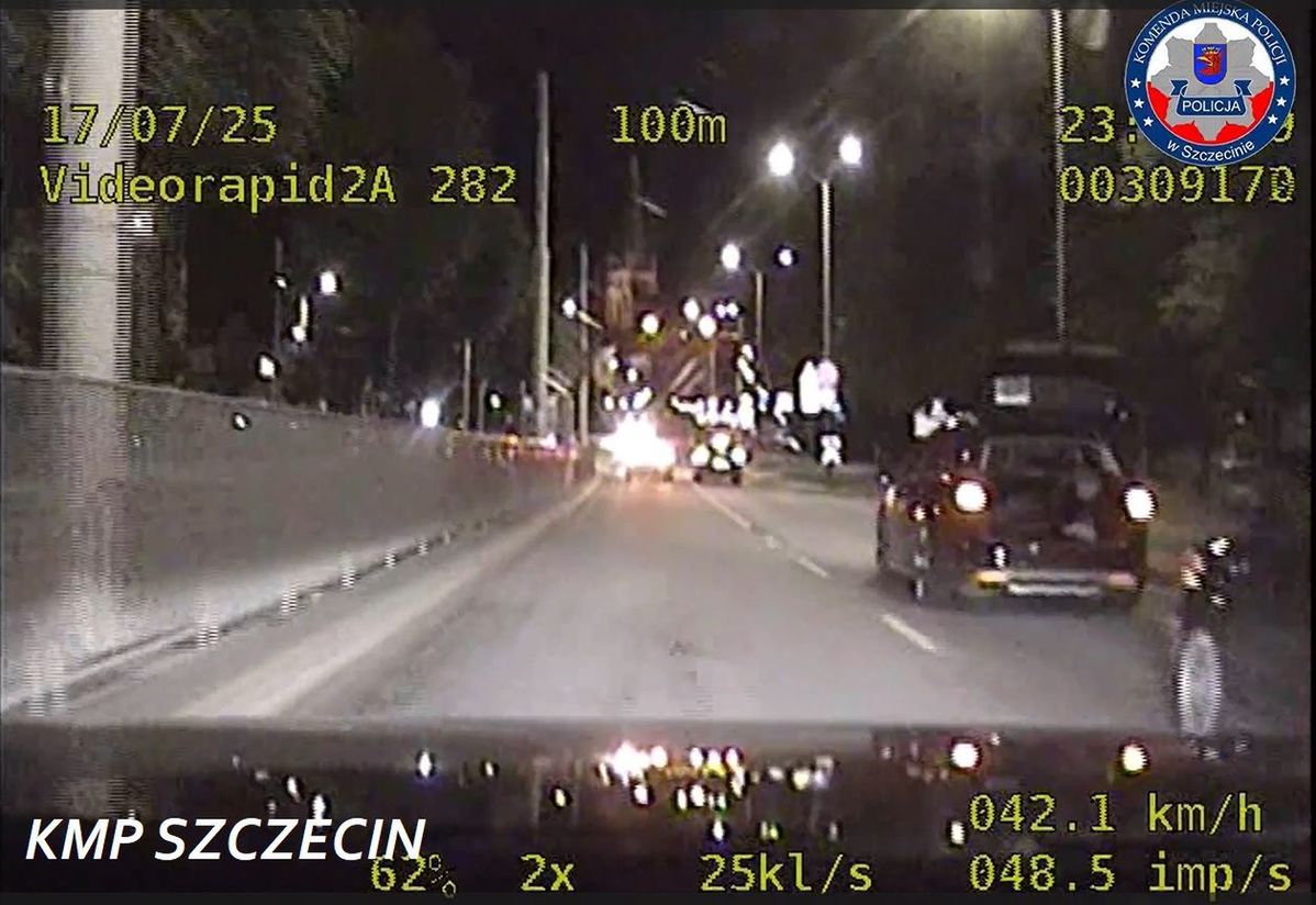Szczecin: Mężczyzna siedział w bagażniku i nagrywał drogę