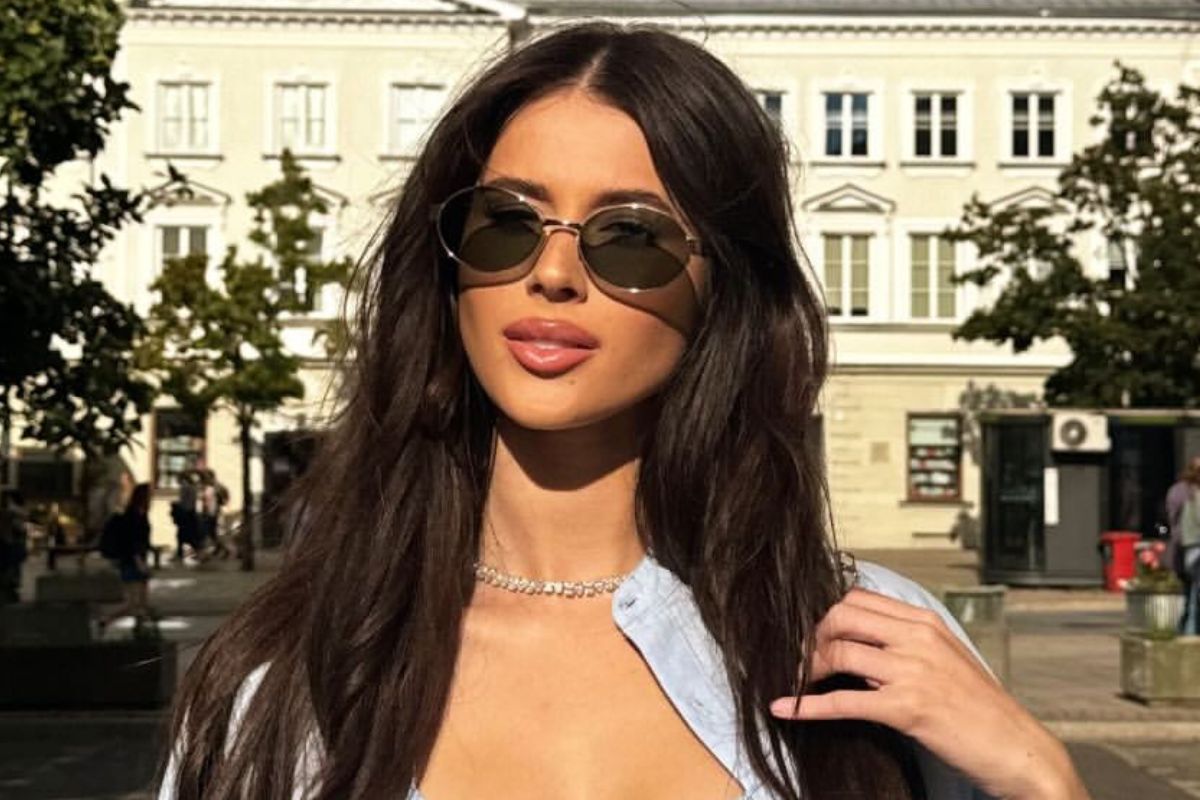 Stylizacja Roksany Węgiel na spacer z rodzicami