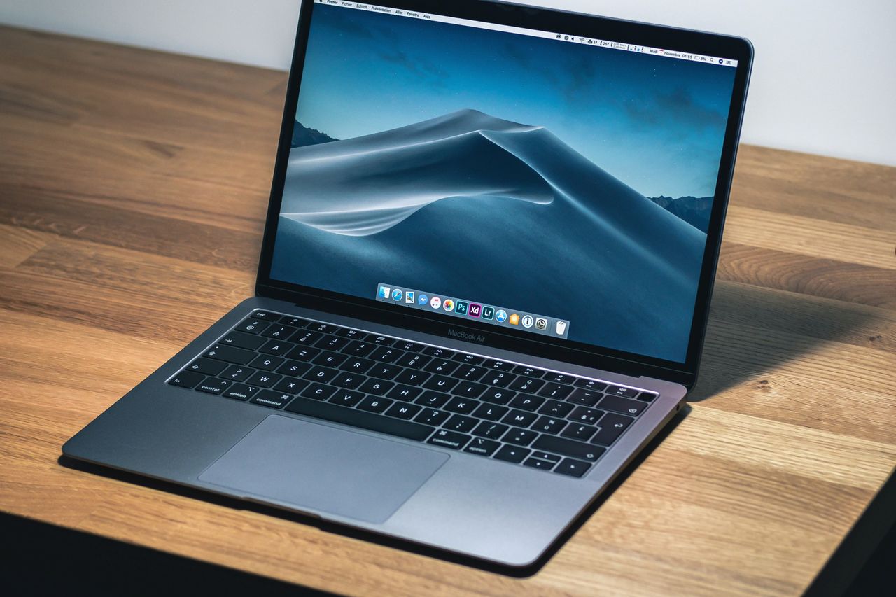 Dziwne przypadki MacBooka Air 2020. Matryca pod Windowsem 10 jaśniejsza niż w macOS