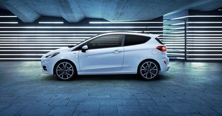 Ford Fiesta z miękką hybrydą, lepszym wyposażeniem i wciąż 3-drzwiowym nadwoziem