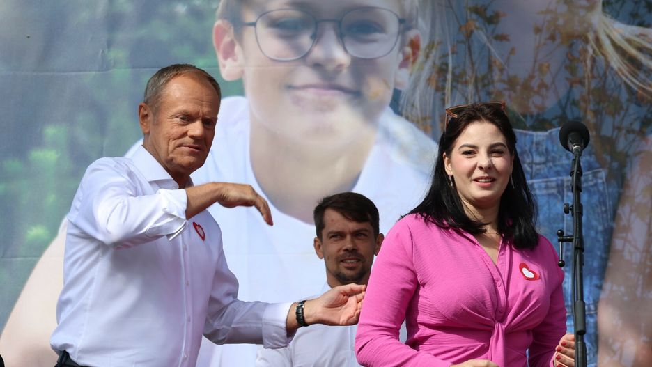 Marsz Miliona Serc. Na zdjęciu Donald Tusk i Wiktoria Bartosiewicz