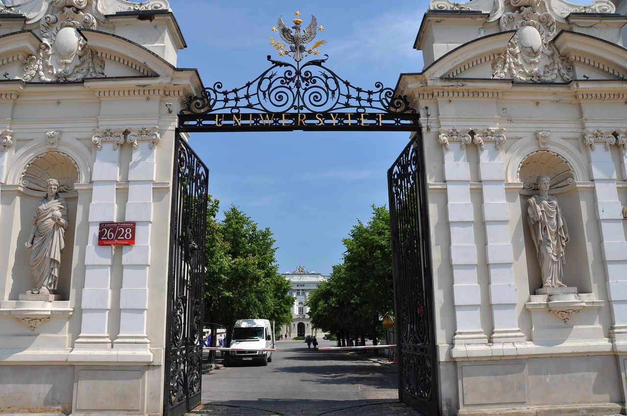 Odmrażanie gospodarki i luzowanie obostrzeń. Wiadomo, co dalej z uczelniami