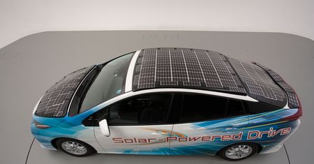 Toyota rozpoczyna testy Priusa z panelami słonecznymi. Mają dać dodatkowe 56 km zasięgu