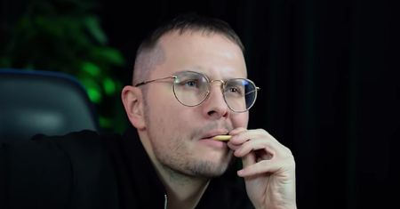 Spróbował policyjnej racji żywnościowej. "Cieniutkie te potrawy jak barszcz"