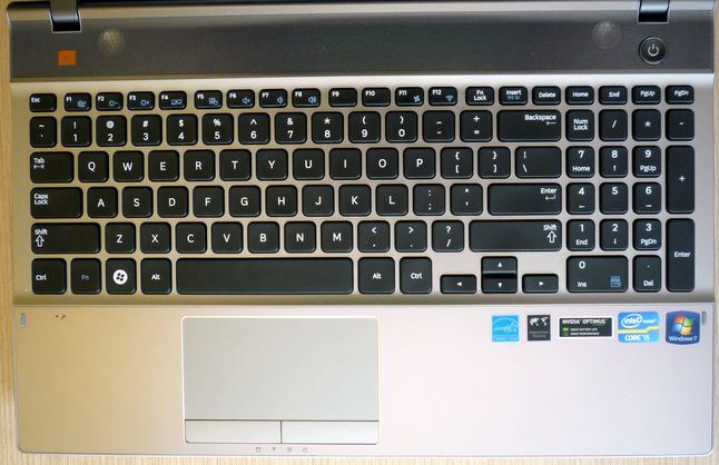 Samsung 550P5C - klawiatura i touchpad