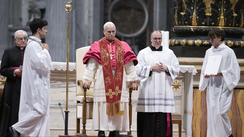 Pope Leo XIV leads Jubilee of Consolation prayer
epa12380823 Pope Leo XIV leads a prayer vigil for the Jubilee of Consolation in Saint Peter's Basilica, Vatican City, 15 September 2025.  EPA/RICCARDO ANTIMIANI 
Dostawca: PAP/EPA.
RICCARDO ANTIMIANI
religion, belief