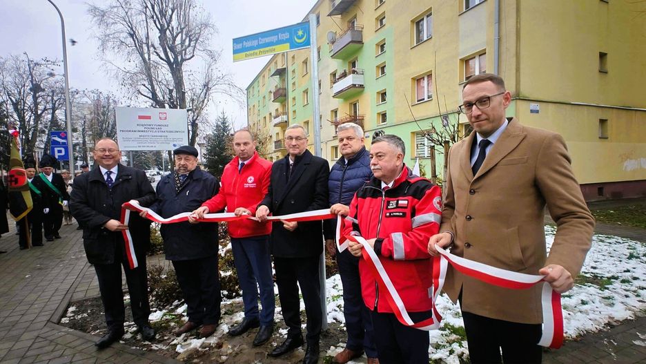 Skwer Polskiego Czerwonego Krzyża powstał w Tarnobrzegu. Uroczyste nadanie nazwy nastąpiło przy Pomniku Krwiodawców