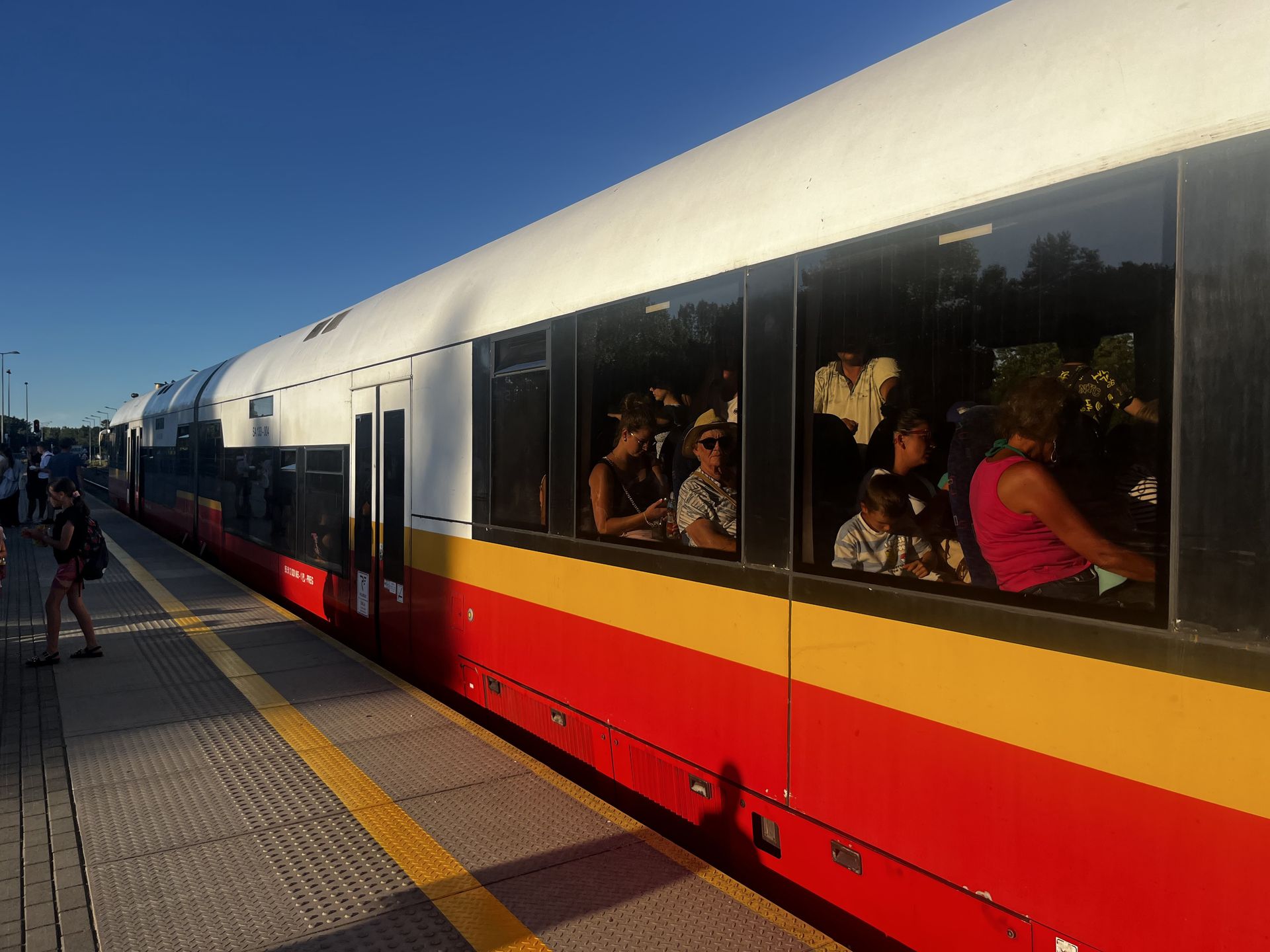 Pociągi jeżdżące do Helu pękają w szwach