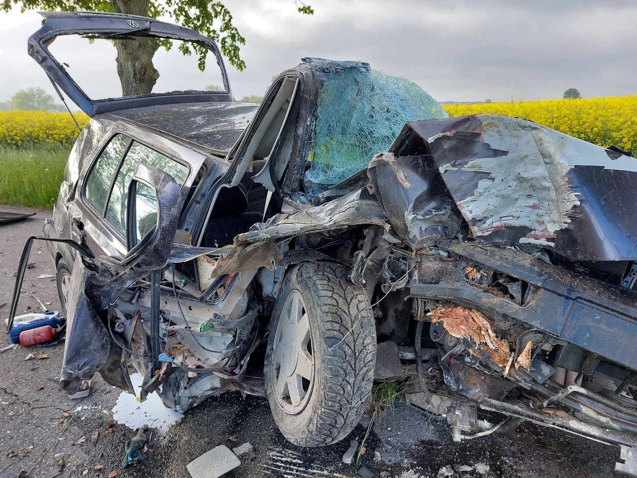 Volkswagen został doszczętnie zniszczony w wypadku