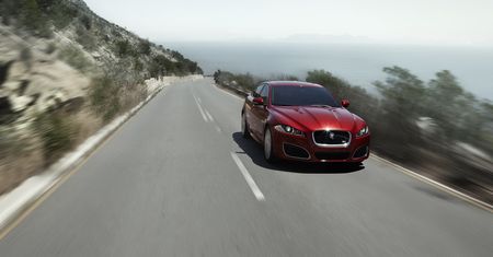Odświeżony Jaguar XF debiutuje w Nowym Jorku