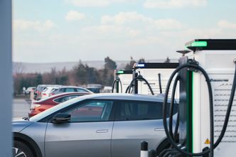 Ekoenergetyka napędza europejską zmianę. Od e-busów po e-trucki – infrastruktura, która rośnie razem z biznesem