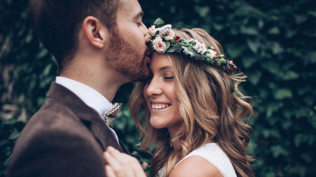 Decyzja o ślubie jest często odkładana w czasie. Odwlekanie decyzji o małżeństwie wiąże się często z chęcią dobrego poznania przyszłego męża lub żony czy z budowaniem kariery zawodowej.