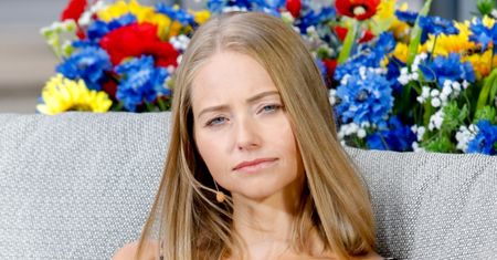 Agata Rubik musiała pójść na terapię przez "nieodciętą pępowinę": "Mama traktowała mnie jak przyjaciółkę i dlatego DOSTAŁAM PO D*PIE"