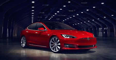 Tesla Model S (2016) - pora na subtelny lifting