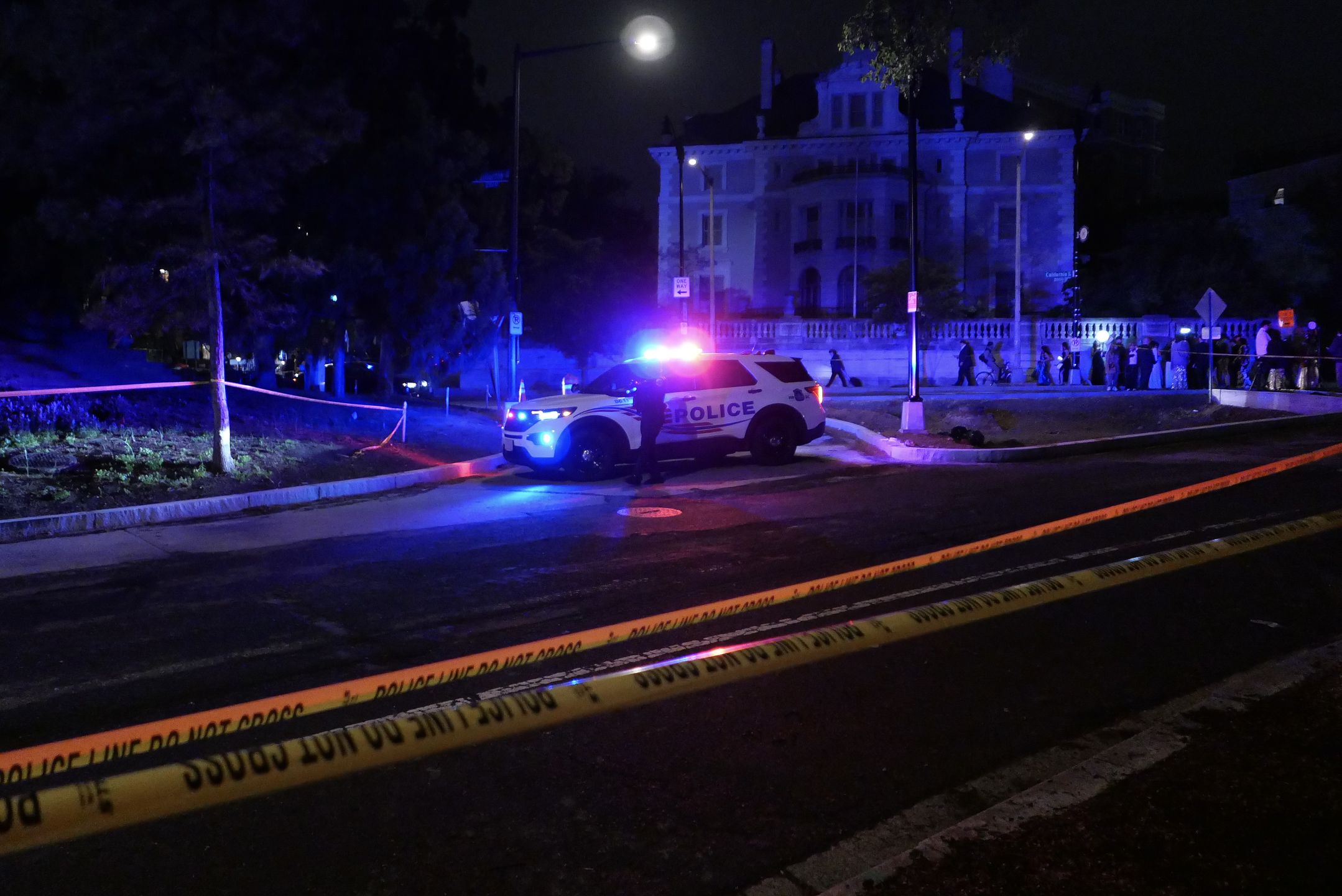 WASHINGTON, DC - APRIL 25:  Police and U.S. Secret Service agents set up a perimeter around the Washington Hilton after the White House Correspondents Association Dinner was postponed April 25, 2026 in Washington, DC. U.S. President Donald Trump, first lady Melania Trump, Vice President JD Vance and other cabinet officials were rushed out of the hotel during the event when a gunman shot a U.S. Secret Service agent at a security checkpoint inside. (Photo by Chip Somodevilla/Getty Images)