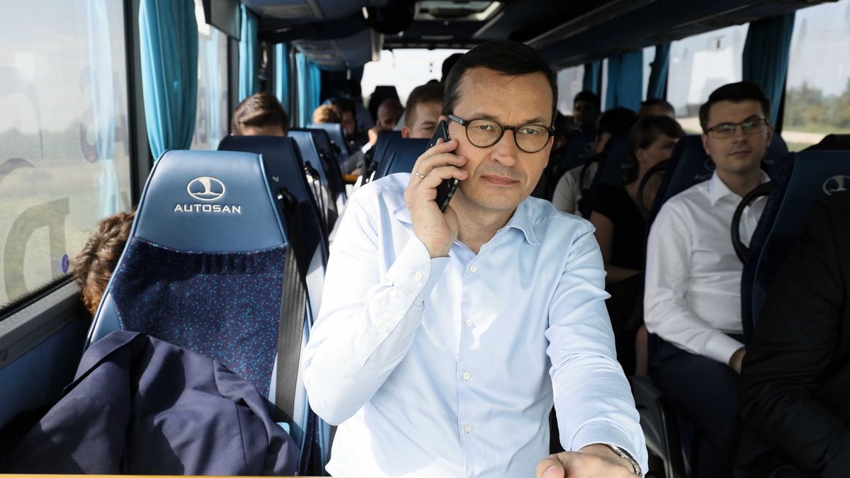 PiS szykuje nowy parapodatek. Będzie dotyczył telefonów na kartę 