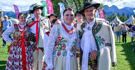 Tradycyjne góralskie wesele w Zakopanem w wykonaniu Zespołu im. Bartusia Obrochty