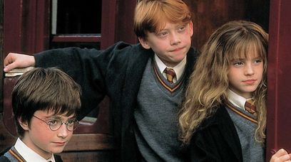 Tak wyglądają główni bohaterowie serialu "Harry Potter". Golden trio obsadzone