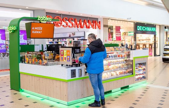 Nowy format sklepów Żabki. Oferuje ograniczony asortyment