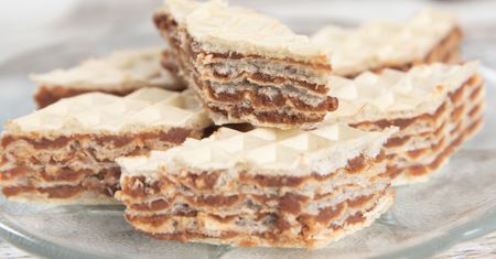 Ciocia podawała je na każdej imprezie. Znalazłam przepis bez mleka w proszku i wafle smakują jeszcze lepiej
