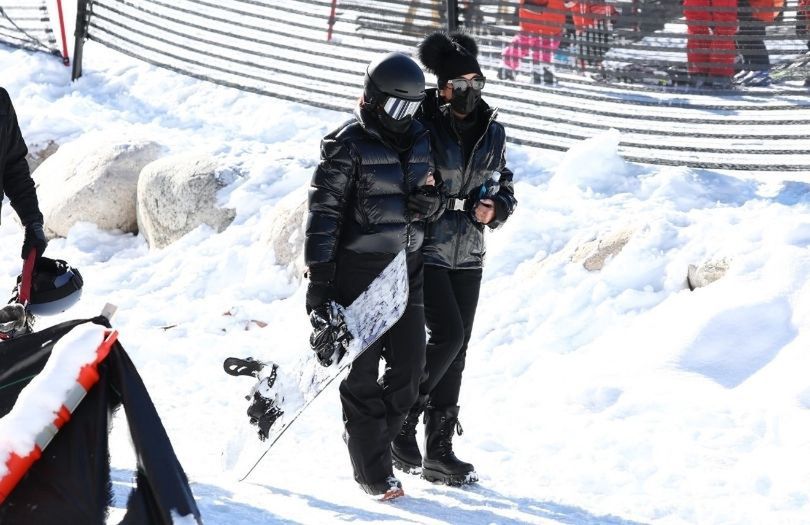 Kylie Jenner uczy Stormi jazdy na nartach podczas rodzinnego wypadu do Aspen