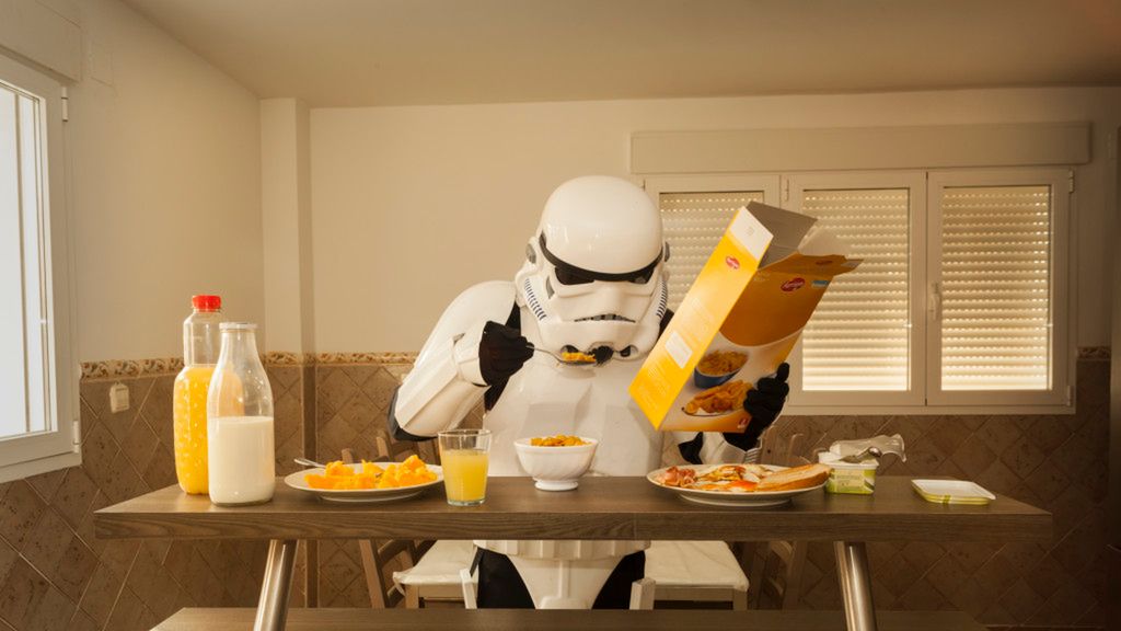 Szturmowcy imperium po godzinach. Zabawny cykl zdjęć inspirowany „Gwiezdnymi Wojnami" 1