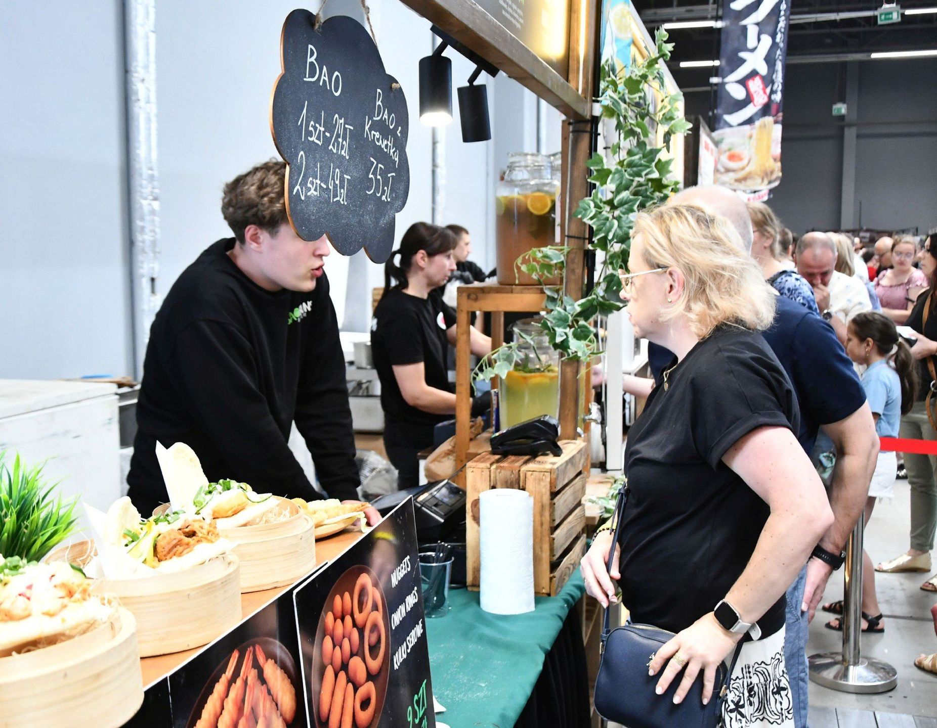 Targ Japoński w Kielcach, niedziela, 22 czerwca 2025. Strefa gastronomiczna. 