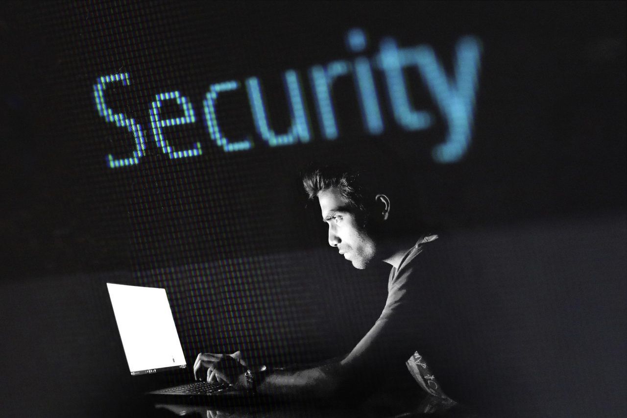 Oszustwa internetowe w regionie. Sprawdź metody naciągaczy z sieci