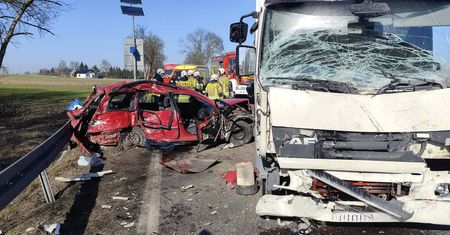 Tragiczny wypadek na DK60 w Bielsku. Nie żyje 8-letni chłopiec!