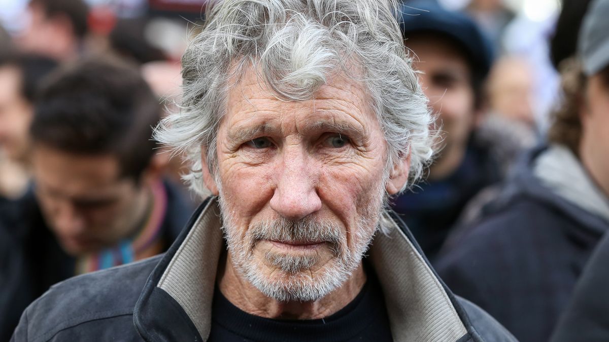 LONDON, UNITED KINGDOM - 2020/02/22: Songwriter and singer Roger Waters joins supporters of Wikileaks Founder Julian Assange protesting outside Australia House in central London against Assange's extradition to the United States where he will face espionage charges. 
The extradition trial hearing will be held at London Crown Court on Monday, 24 February 2020. (Photo by Steve Taylor/SOPA Images/LightRocket via Getty Images)