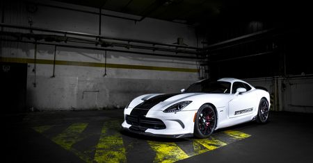 Dodge Viper GTS po tuningu podstawowym w Geiger Cars