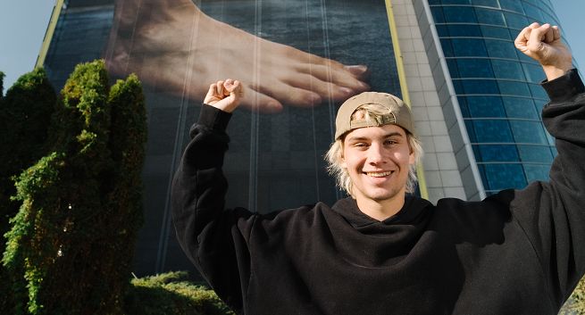 Łatwogang i ogromna stopa promują nową ofertę Plusha