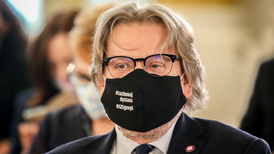 Koronawirus. Zaczyna brakować medyków? Były szef GIS nie ma złudzeń