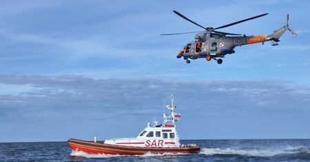 Poszukiwania surfera w Zatoce Gdańskiej. W akcji śmigłowiec i służby ratunkowe