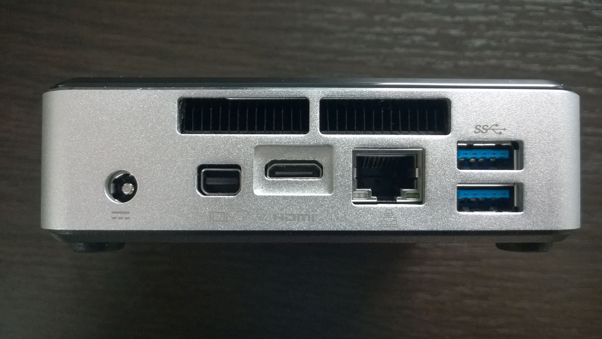 10 centymetrów desktopa - co potrafi mini-PC wielkości myszki, czyli Intel NUC 12