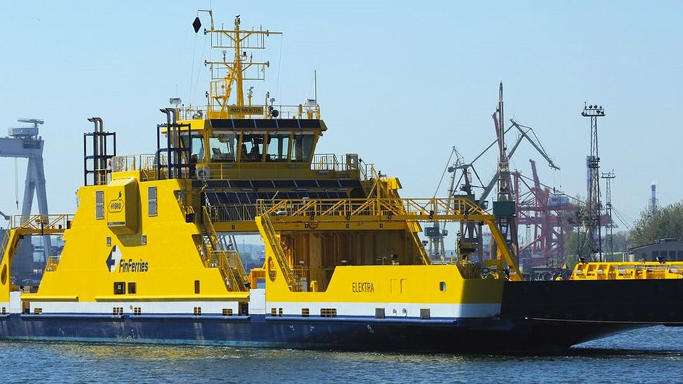 W Gdyni powstaje niezwykły hybrydowy prom. Do jego obsługi wystarczą 3 osoby 1