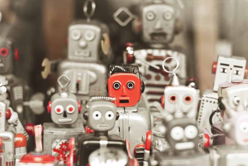 Zdjęcie robotów pochodzi z serwisu Shutterstock