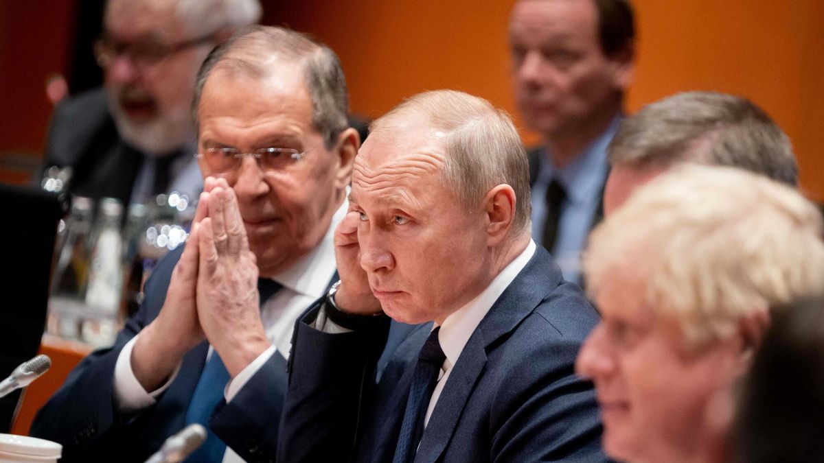Temporary
Acting Russian Foreign Minister Sergei Lavrov (L)sits next to Russian President Vladimir Putin at the start of a Peace summit on Libya at the Chancellery in Berlin, on January 19, 2020. - World leaders gather in Berlin on January 19, 2020 to make a fresh push for peace in Libya, in a desperate bid to stop the conflict-wracked nation from turning into a "second Syria". Chancellor Angela Merkel will be joined by the presidents of Russia, Turkey and France and other world leaders for talks held under the auspices of the United Nations. (Photo by Kay Nietfeld / POOL / AFP)
KAY NIETFELD