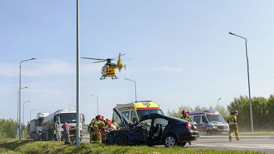 Dzieci jechały na wycieczkę. Autobus zderzył się z osobówką