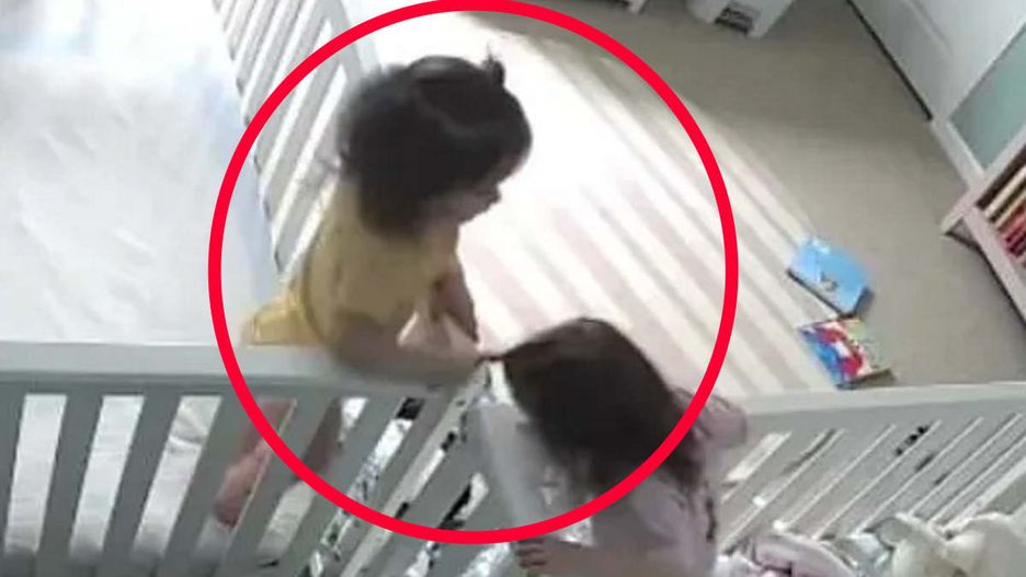 Kamerka w pokoju dzieci pokazała, co robią, gdy są same. "Ja bym tego nie przepuścił"