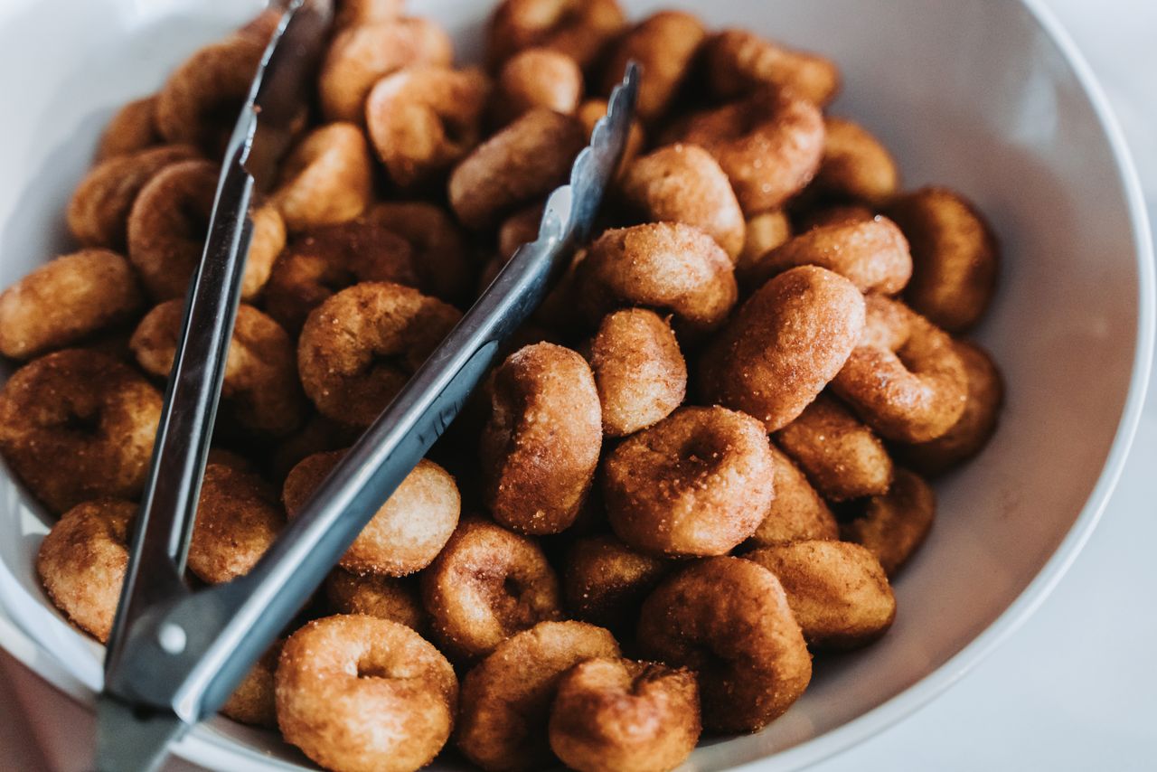 Quick cream cheese doughnuts: A rapid treat for any occasion