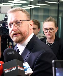 Chwilowa konsternacja na komisji. Padło pytanie o wiek Szumowskiego