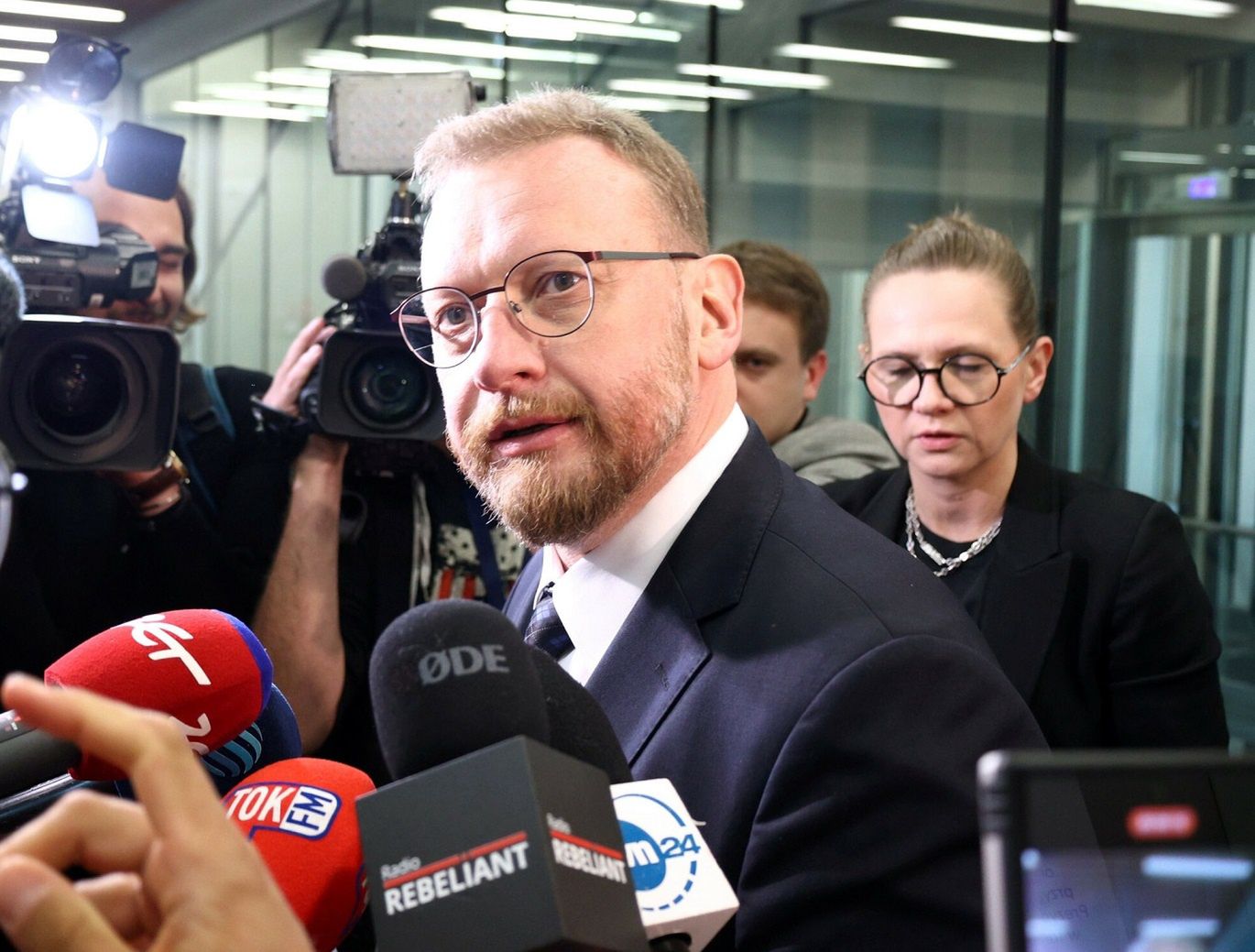Chwilowa konsternacja na komisji. Padło pytanie o wiek Szumowskiego