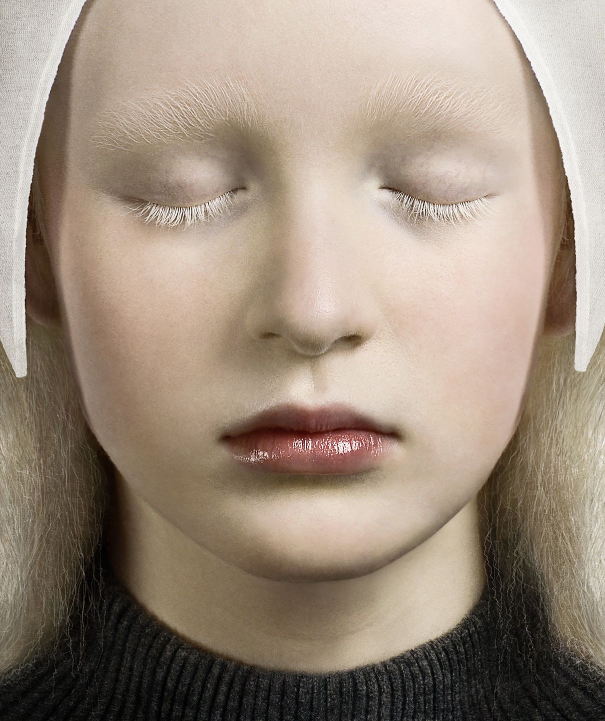 Justine Tjallinks opowiada historię albinizmu w swoim projekcie „Jeweled” 3